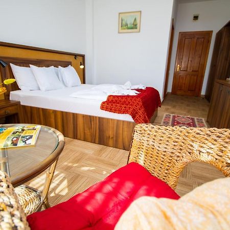 Hotel Mai Danube Ieşelniţa Exteriér fotografie