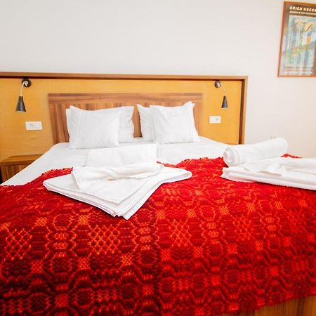 Hotel Mai Danube Ieşelniţa Exteriér fotografie