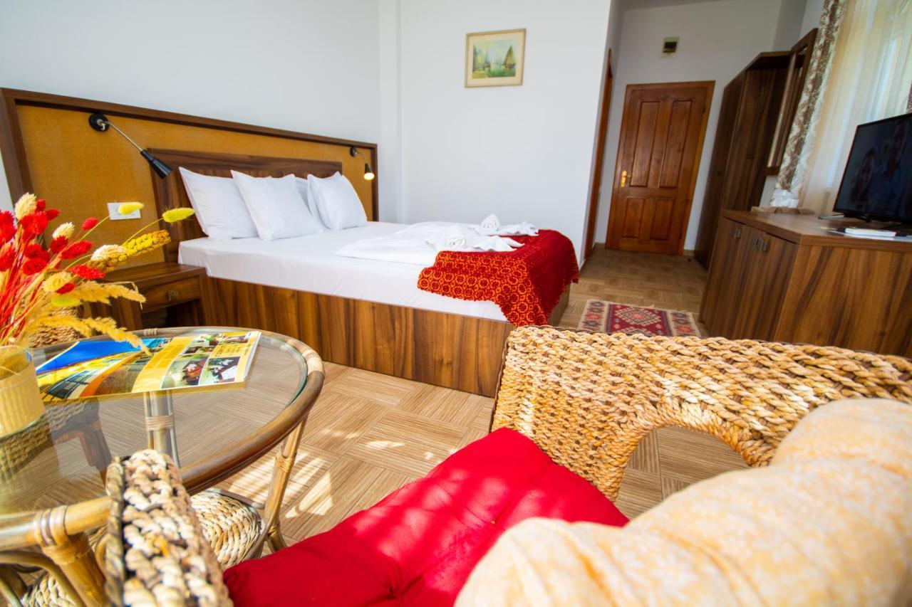 Hotel Mai Danube Ieşelniţa Exteriér fotografie