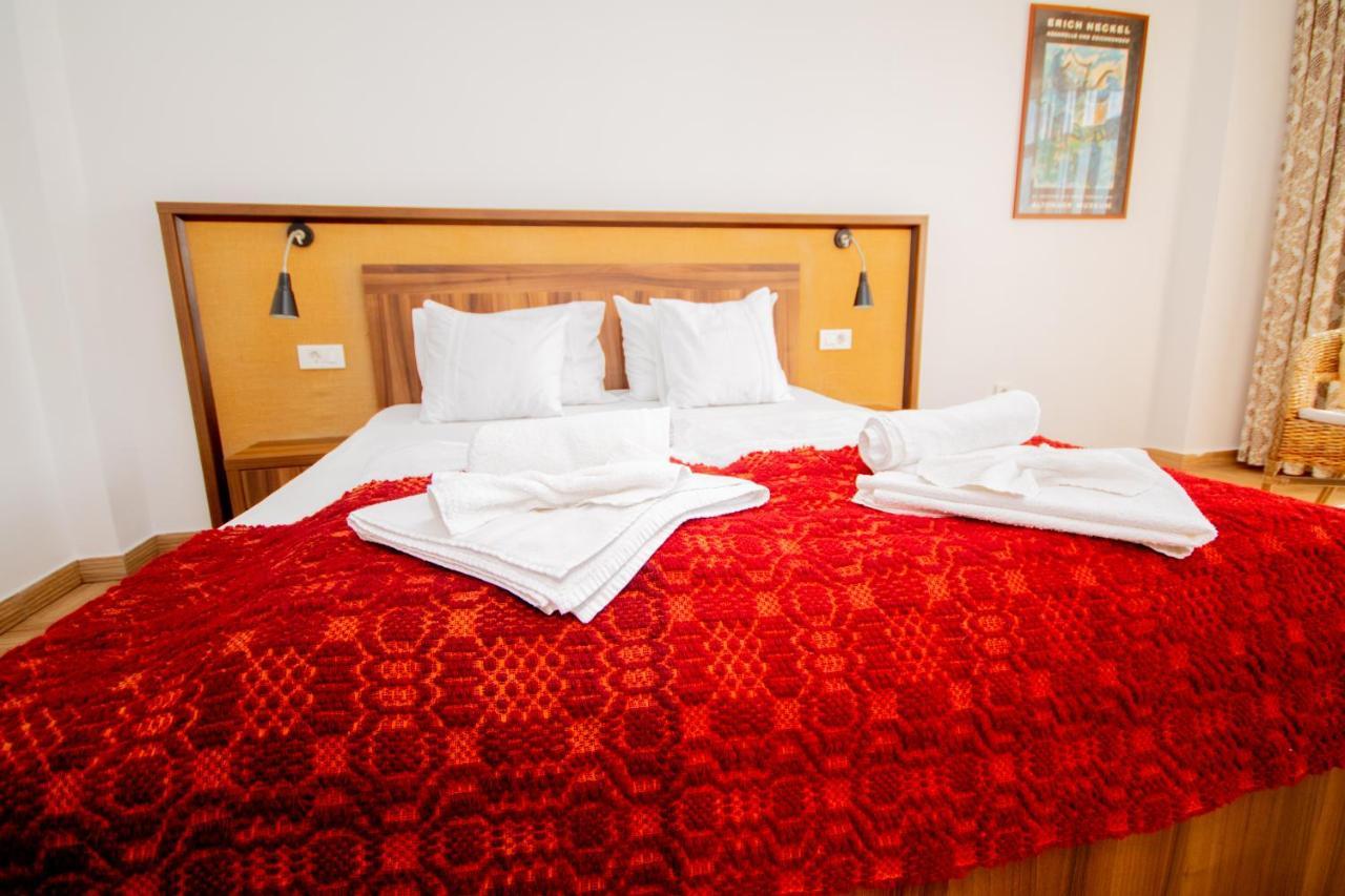 Hotel Mai Danube Ieşelniţa Exteriér fotografie