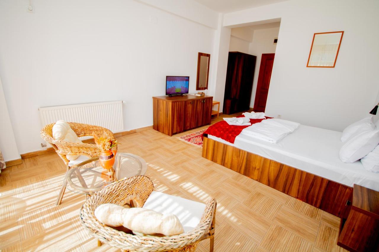 Hotel Mai Danube Ieşelniţa Exteriér fotografie