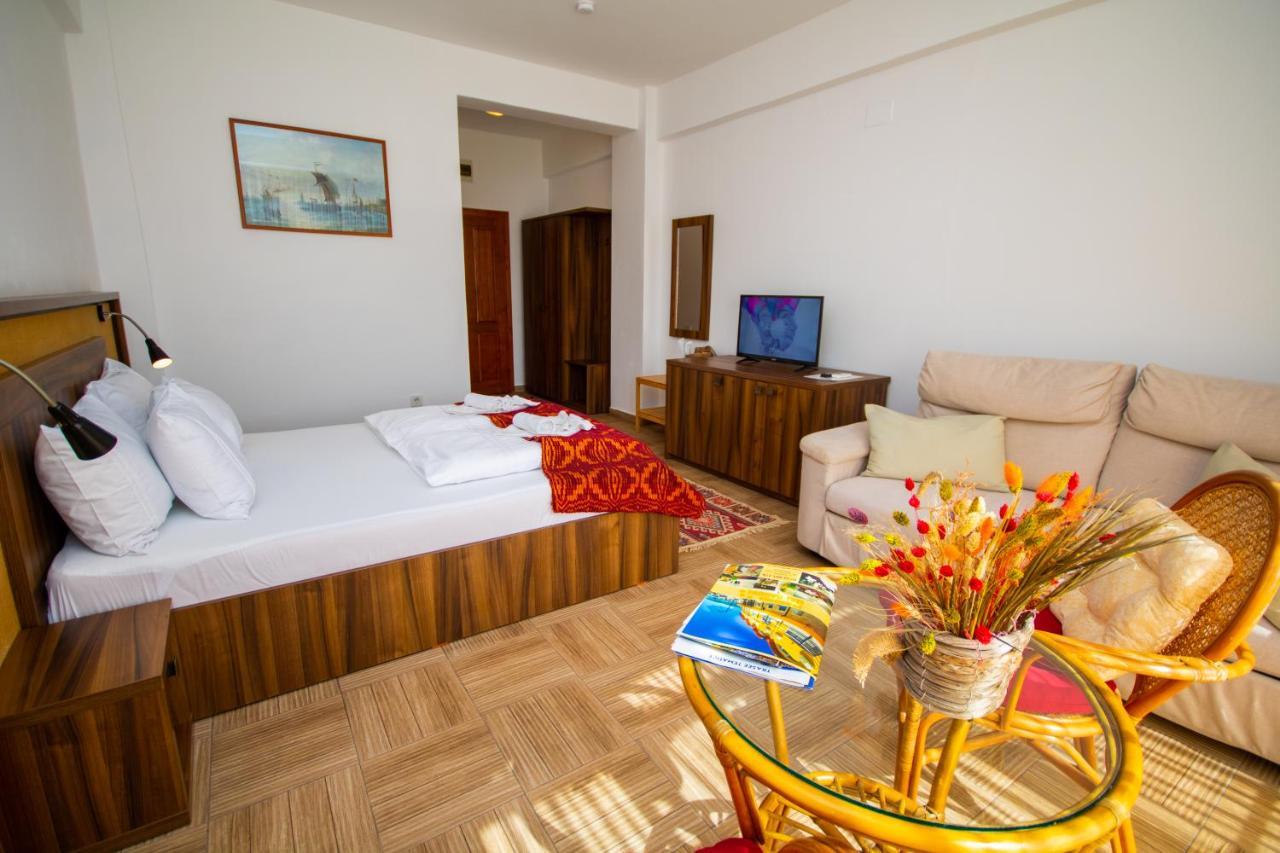Hotel Mai Danube Ieşelniţa Exteriér fotografie