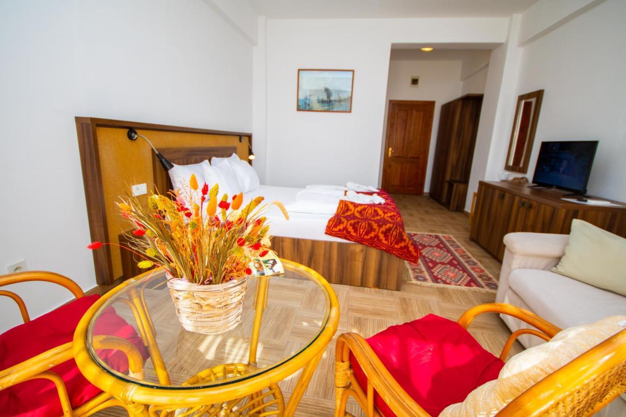 Hotel Mai Danube Ieşelniţa Exteriér fotografie