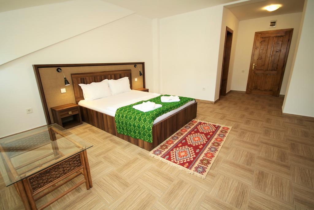 Hotel Mai Danube Ieşelniţa Exteriér fotografie