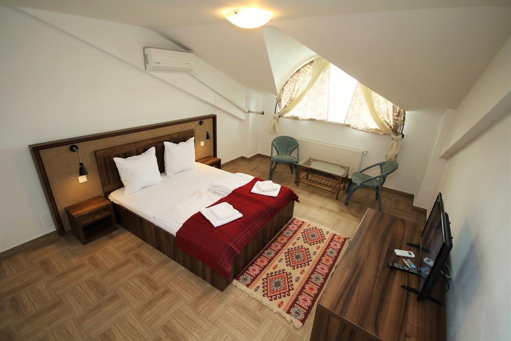 Hotel Mai Danube Ieşelniţa Exteriér fotografie
