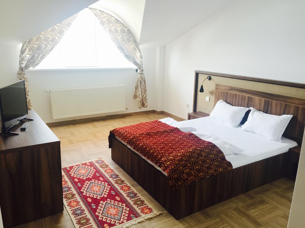 Hotel Mai Danube Ieşelniţa Exteriér fotografie