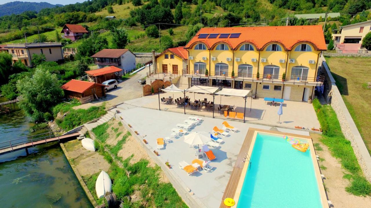 Hotel Mai Danube Ieşelniţa Exteriér fotografie