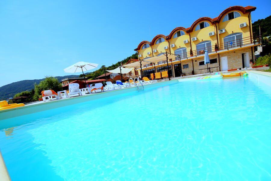 Hotel Mai Danube Ieşelniţa Exteriér fotografie
