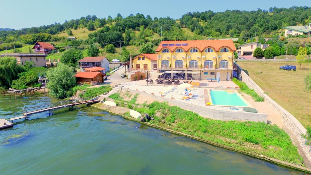 Hotel Mai Danube Ieşelniţa Exteriér fotografie