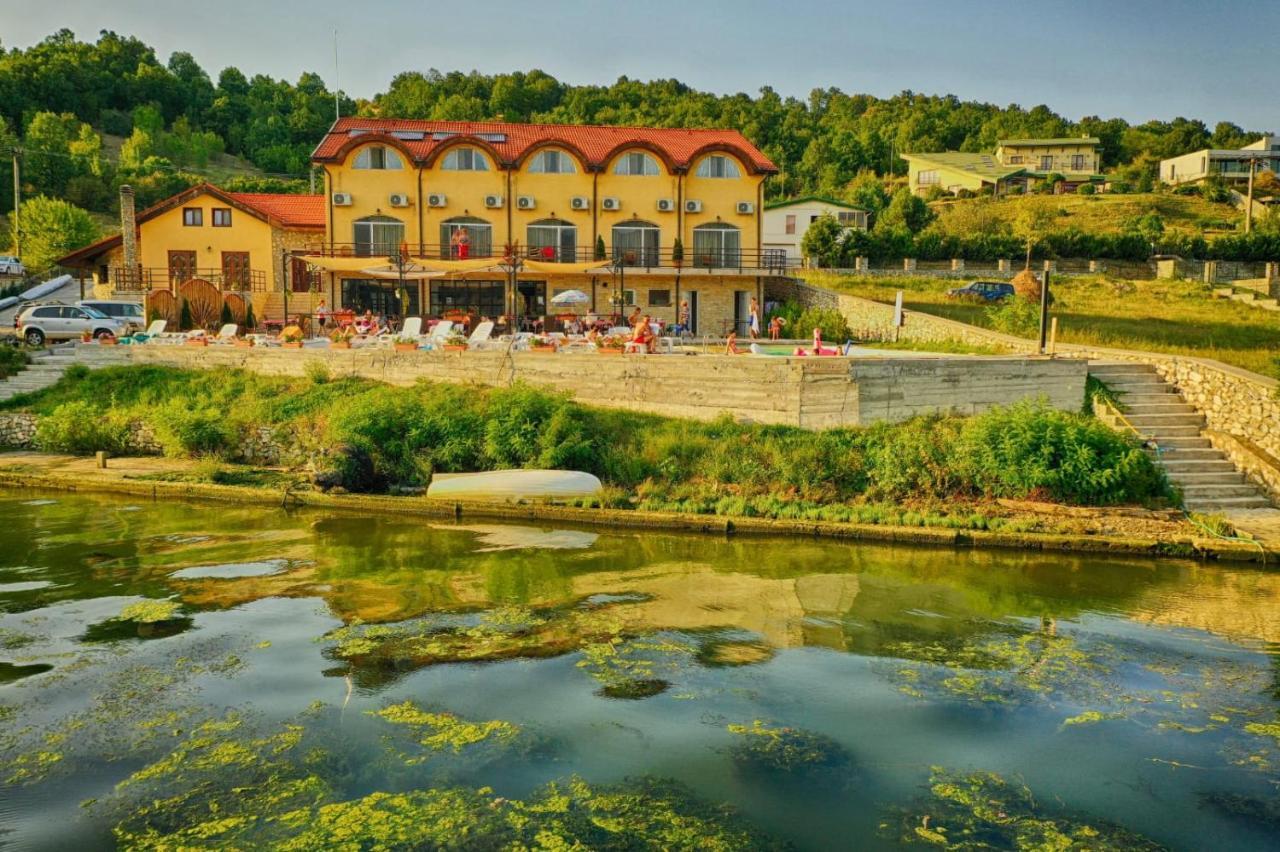 Hotel Mai Danube Ieşelniţa Exteriér fotografie